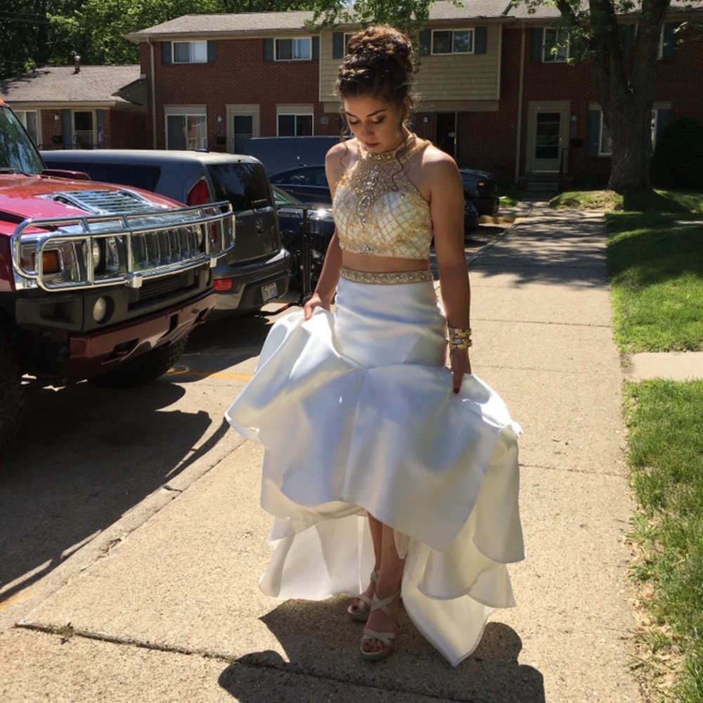 Elegant, silky, white and gold prom dress. Sz 4
